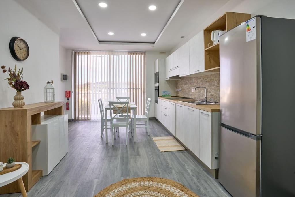 Two Bedroom Apartment In Xemxija, Bahía de San Pablo Exterior foto