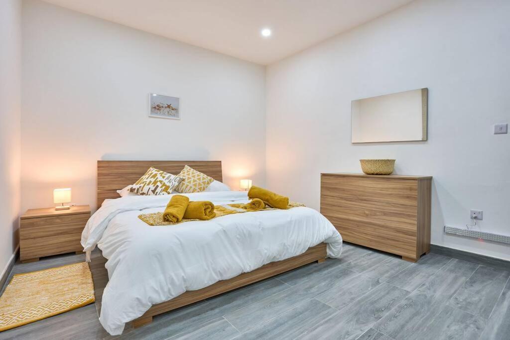 Two Bedroom Apartment In Xemxija, Bahía de San Pablo Exterior foto