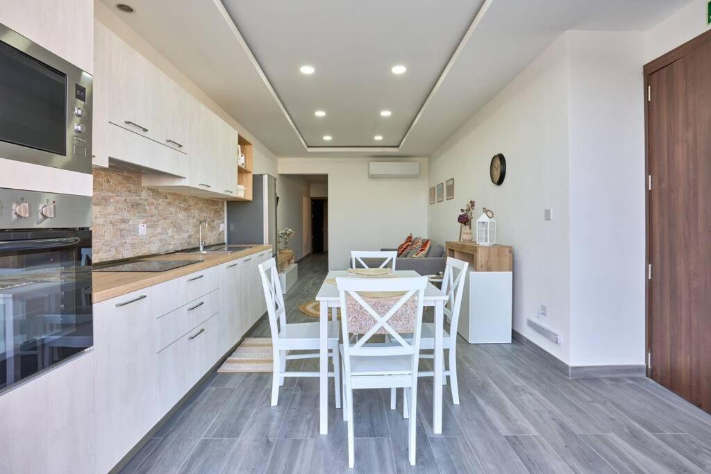 Two Bedroom Apartment In Xemxija, Bahía de San Pablo Exterior foto