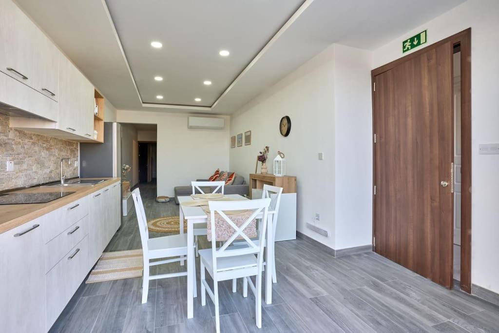 Two Bedroom Apartment In Xemxija, Bahía de San Pablo Exterior foto